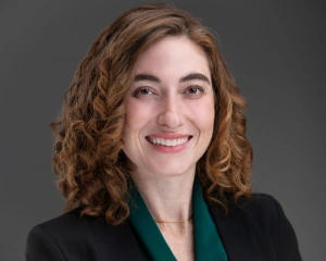 Professional Image of Hayley Heckmann.