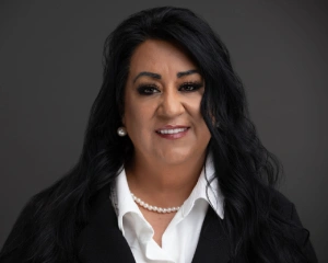 Professional image of Teresa Aguiar.
